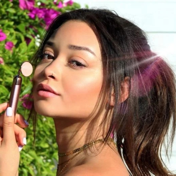 Rose Quartz Vibrating Face Roller Phoenix Luxe + Willow Facial Massager Skincare - Picture 5 of 15